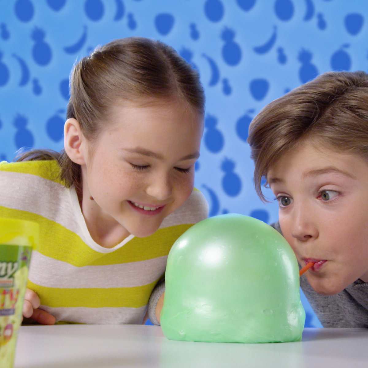 SLIMY® Fruity Original 80g Spielmasse im Becher - fruchtig duftender Schleim Spielspaß für Kinder