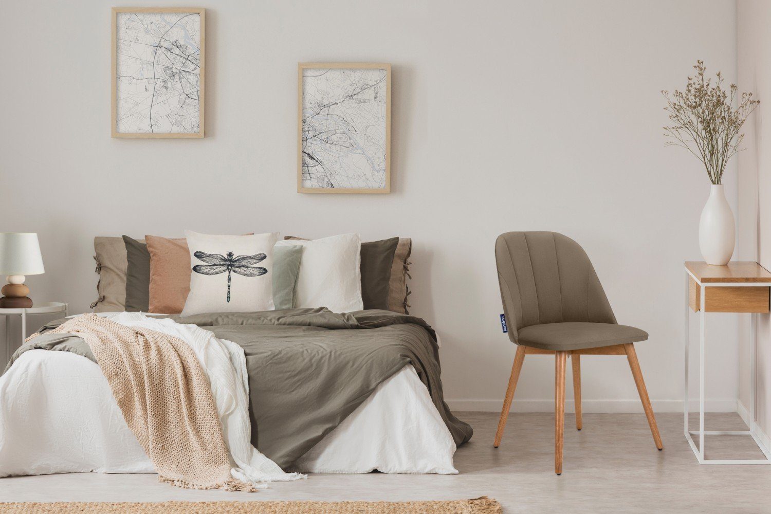 Konsimo Polsterstuhl BAKERI Esstischstühl Küchenstühl Wohnzimmerstühl Esszimmer Stühl (Esszimmerstühl, 2 St), Gestell aus Massivholz, Velours-Sitz