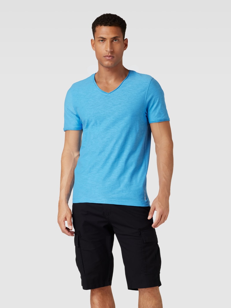 Regular Fit T-Shirt aus Baumwolle mit V-Ausschnitt in blau