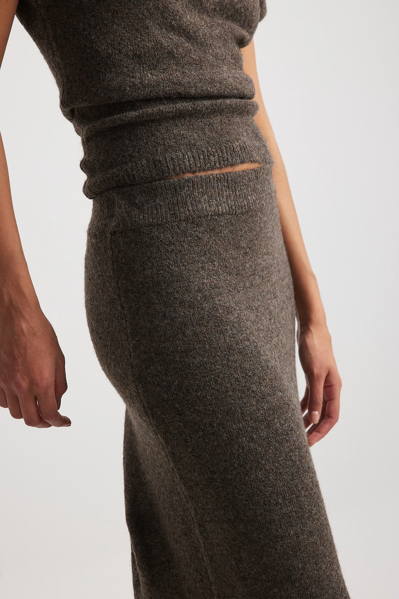 Midi-Strickrock mit mittelhoher Taille