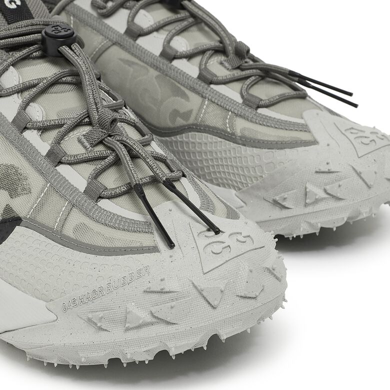 NIKE ACG Mountain Fly 2 Low 