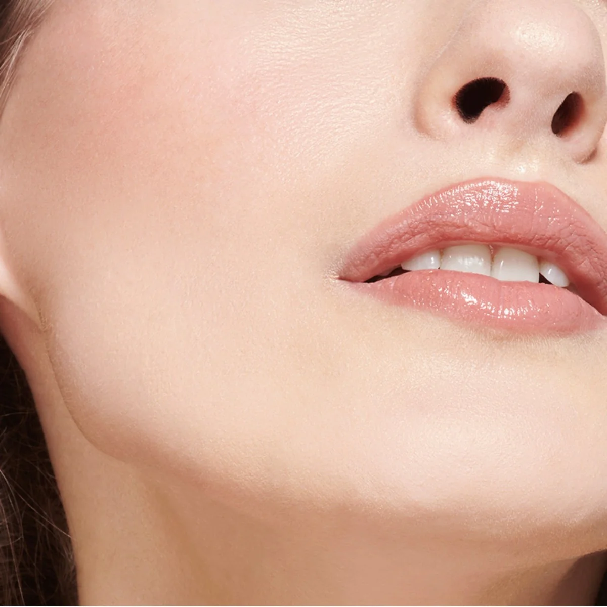 Base de maquillaje líquida MAT AND CARE para el rostro