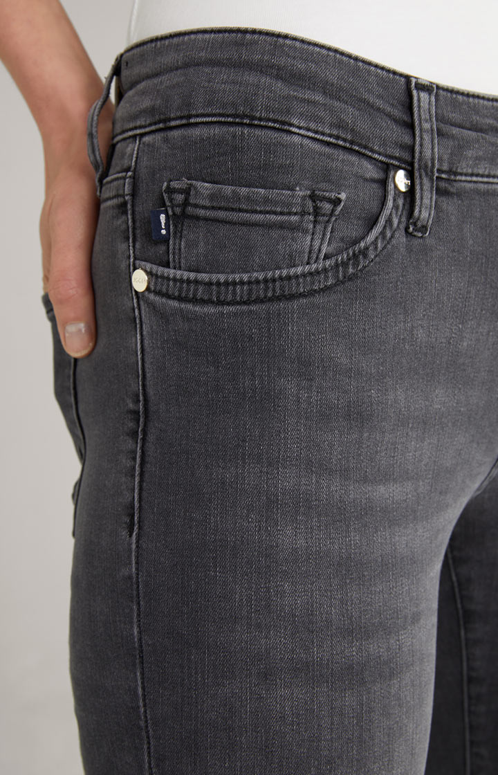 Skinny-Jeans Sue in Medium Grey Washed