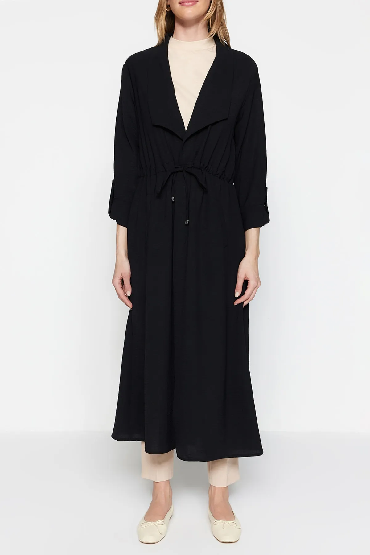 Trendyol Modest  Schwarze Jacke mit Krawattendetail