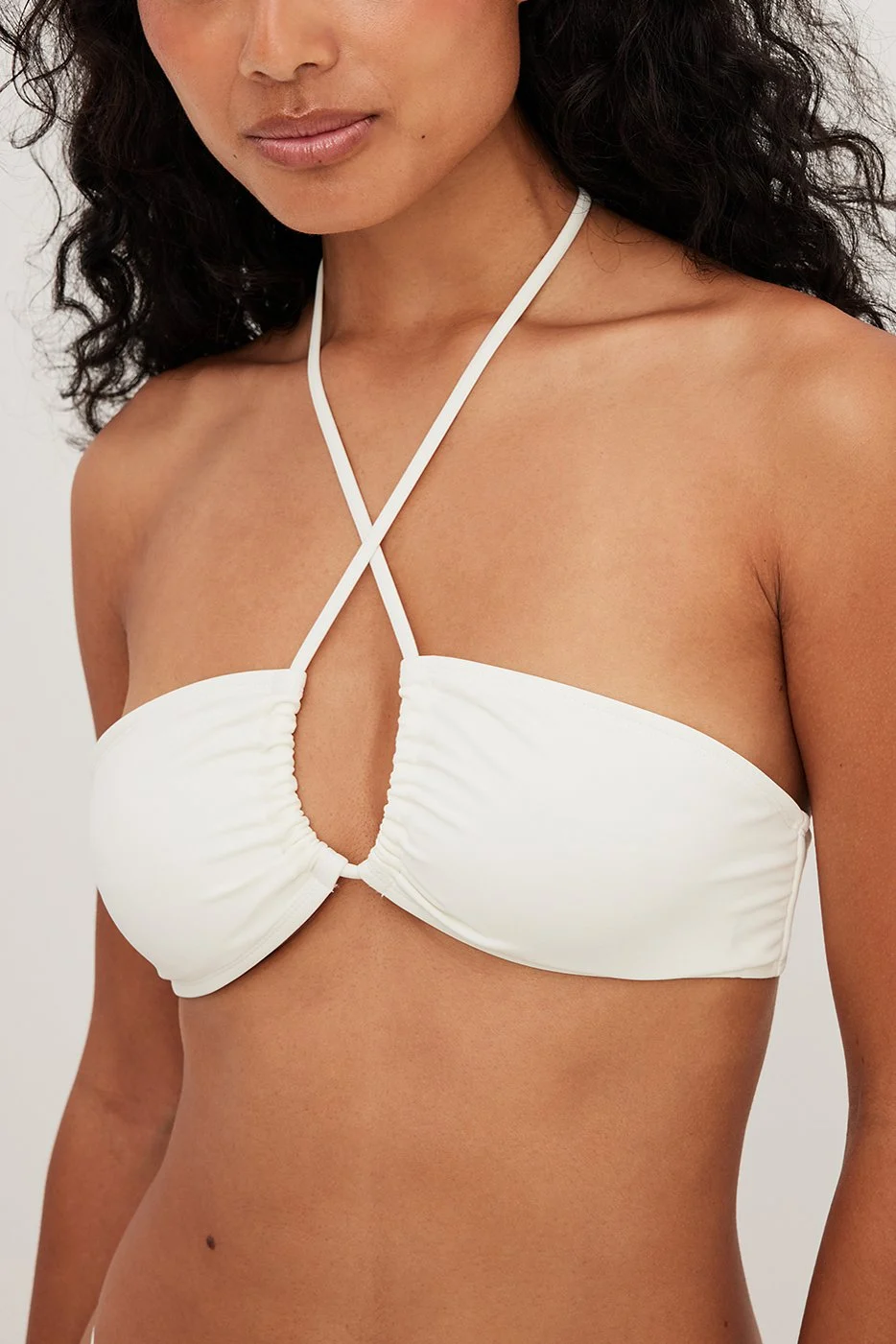 Bikinioberteil mit Kreuz vorne