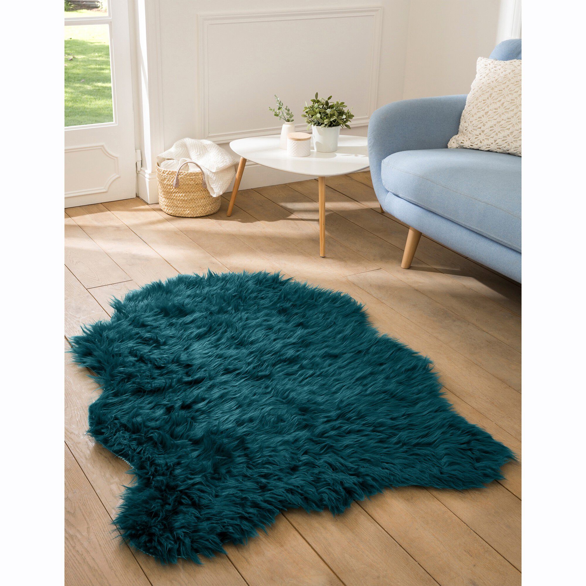 Tapis poils forme peau de bête