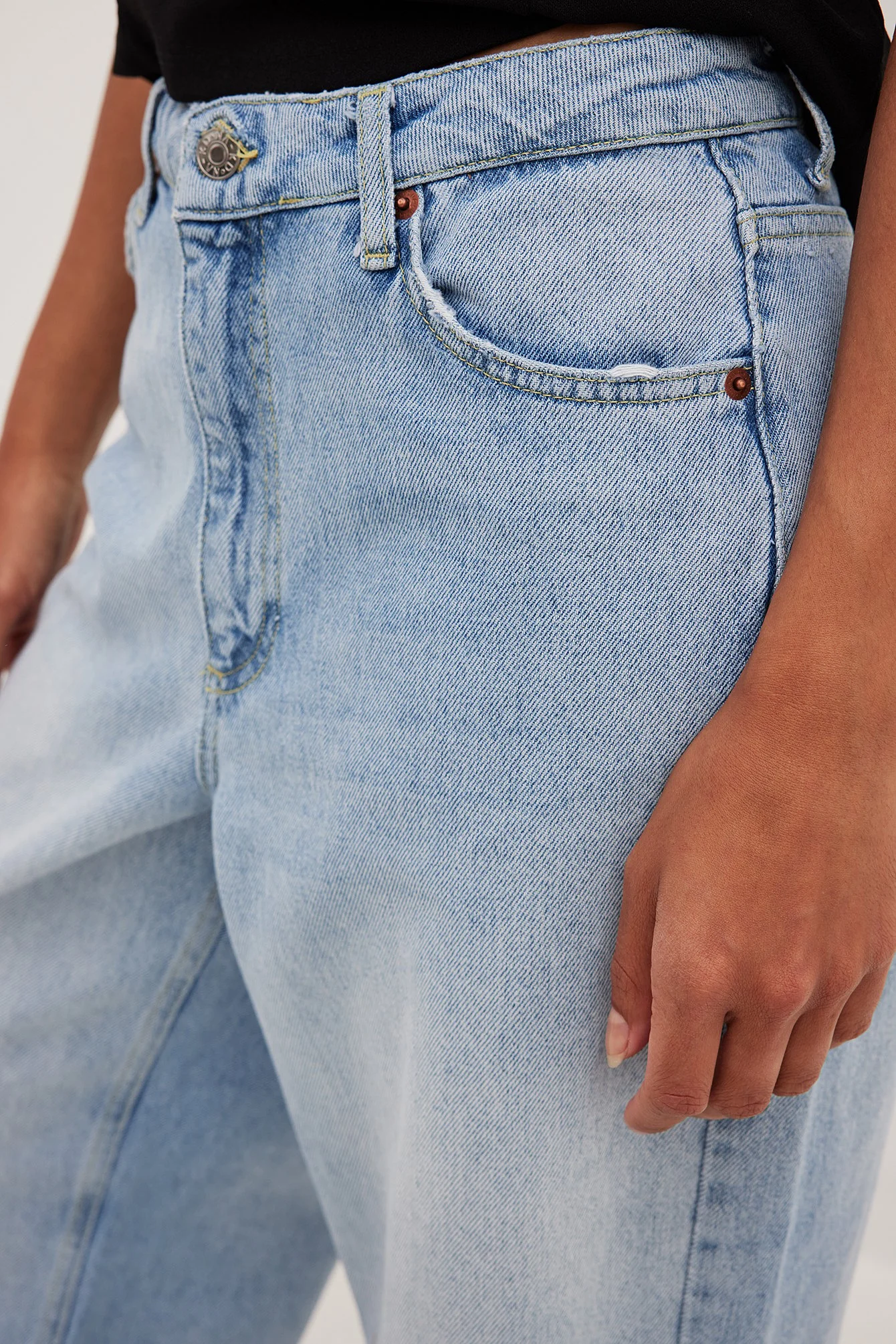 Lockere Jeans mit mittlerer Taille