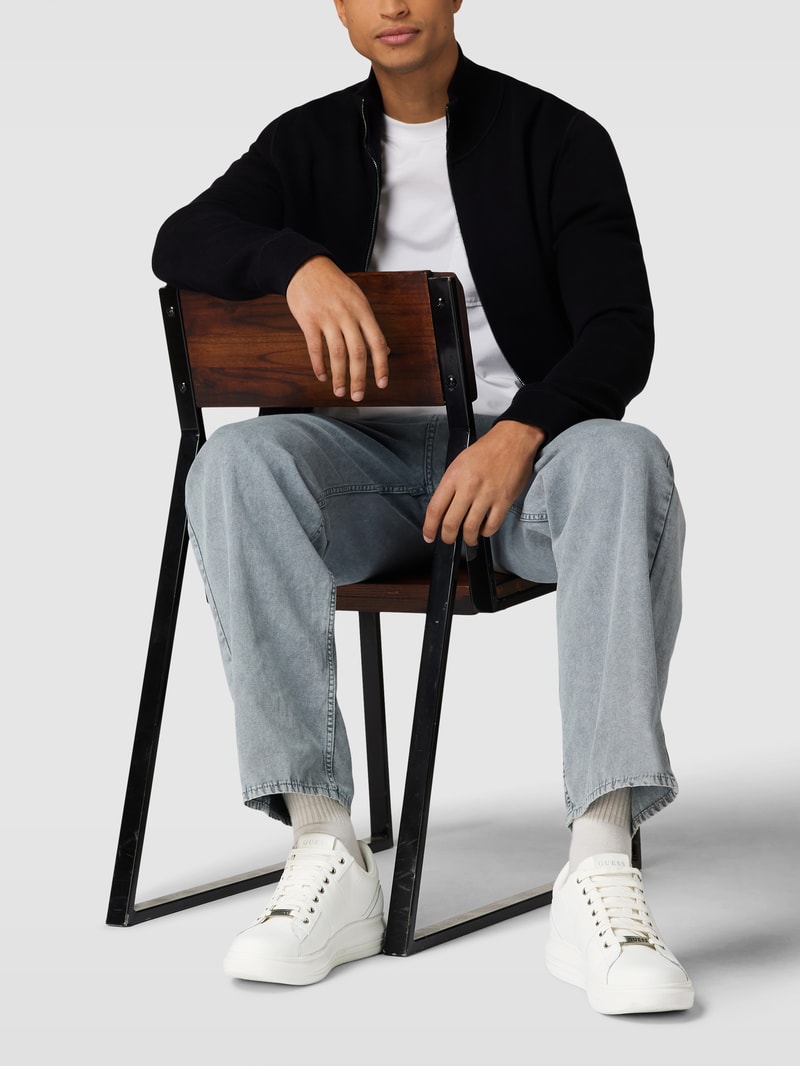 Sneaker aus Leder-Mix mit Label-Details in weiß