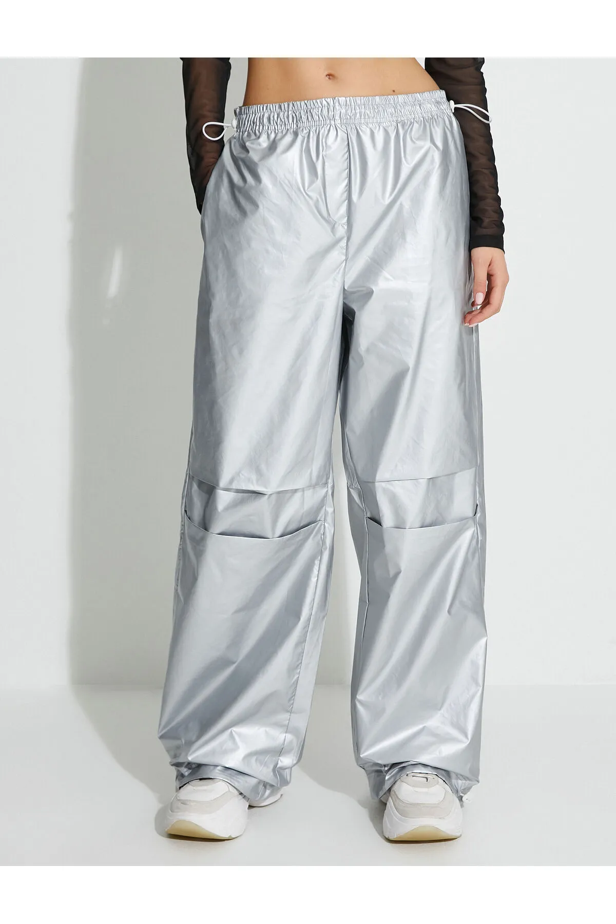 Koton  Fallschirm-Jogginghose mit elastischem Bund, Stoppern, Taschen und wasserabweisenden Eigenschaften