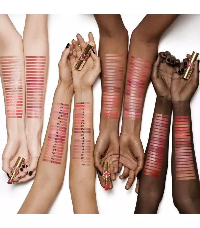 ROUGE VOLUPTÉ SHINE  Une brillance à porter. Des couleurs fraîches