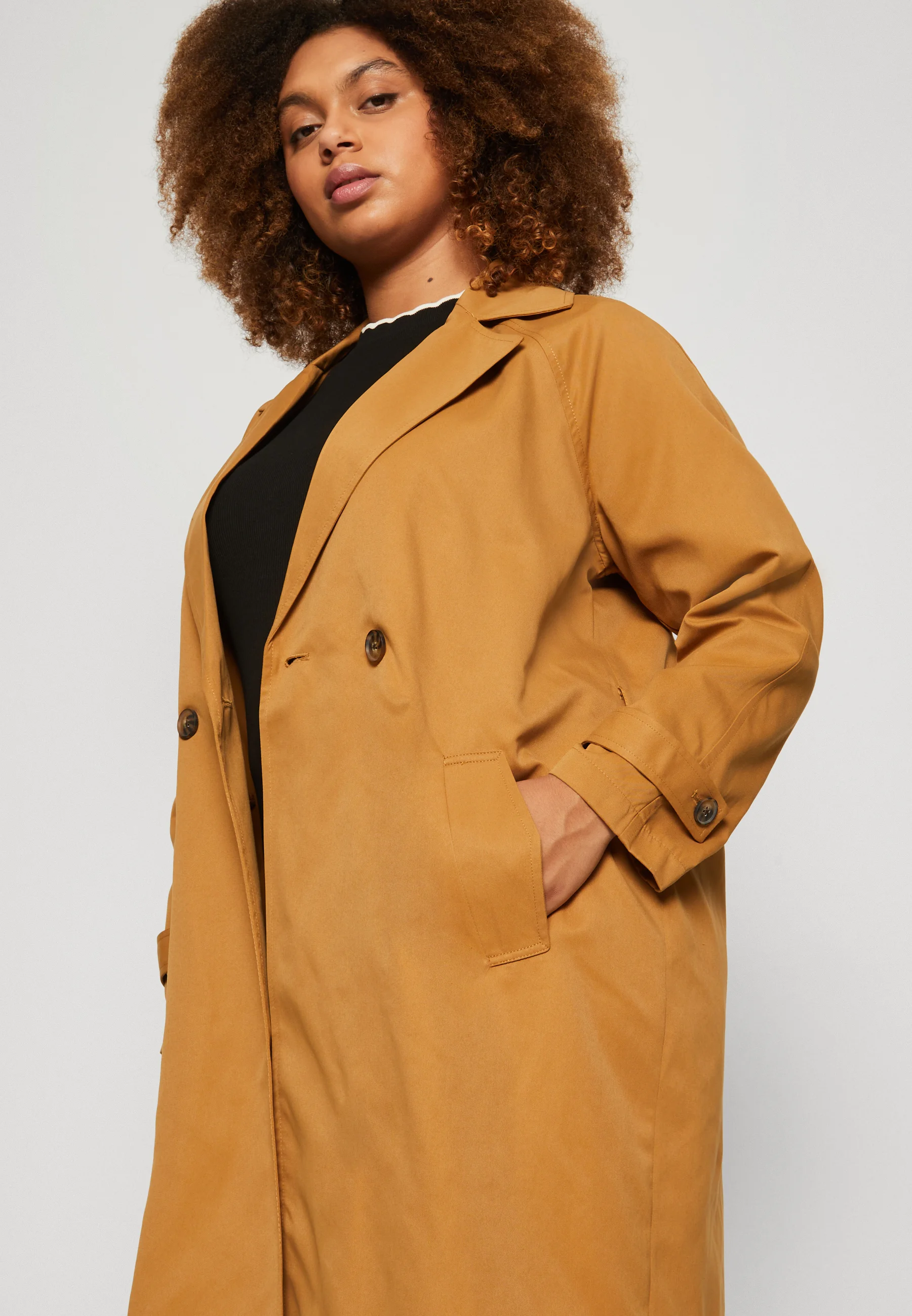 Vero Moda Curve VMCLOU - Gabardina