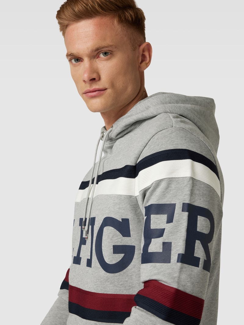 Hoodie mit Label-Print in hellgrau meliert