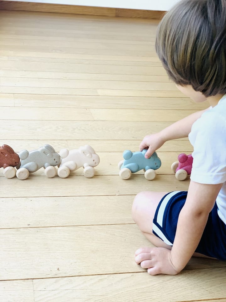 Plan Toys Hase auf Rädern rosa ab 12 Monate günstig kaufen onesize