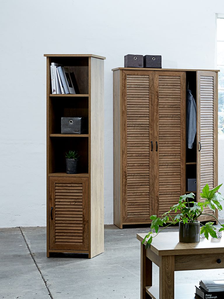 Armário MANDERUP 128x199 com 3 portas na cor carvalho selvagem
