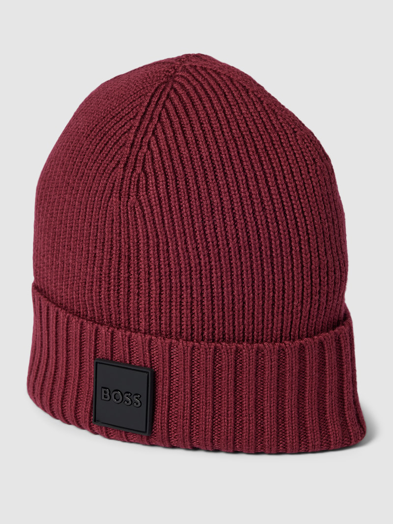 Beanie mit Label-Patch Modell 'Fati' in bordeaux rot