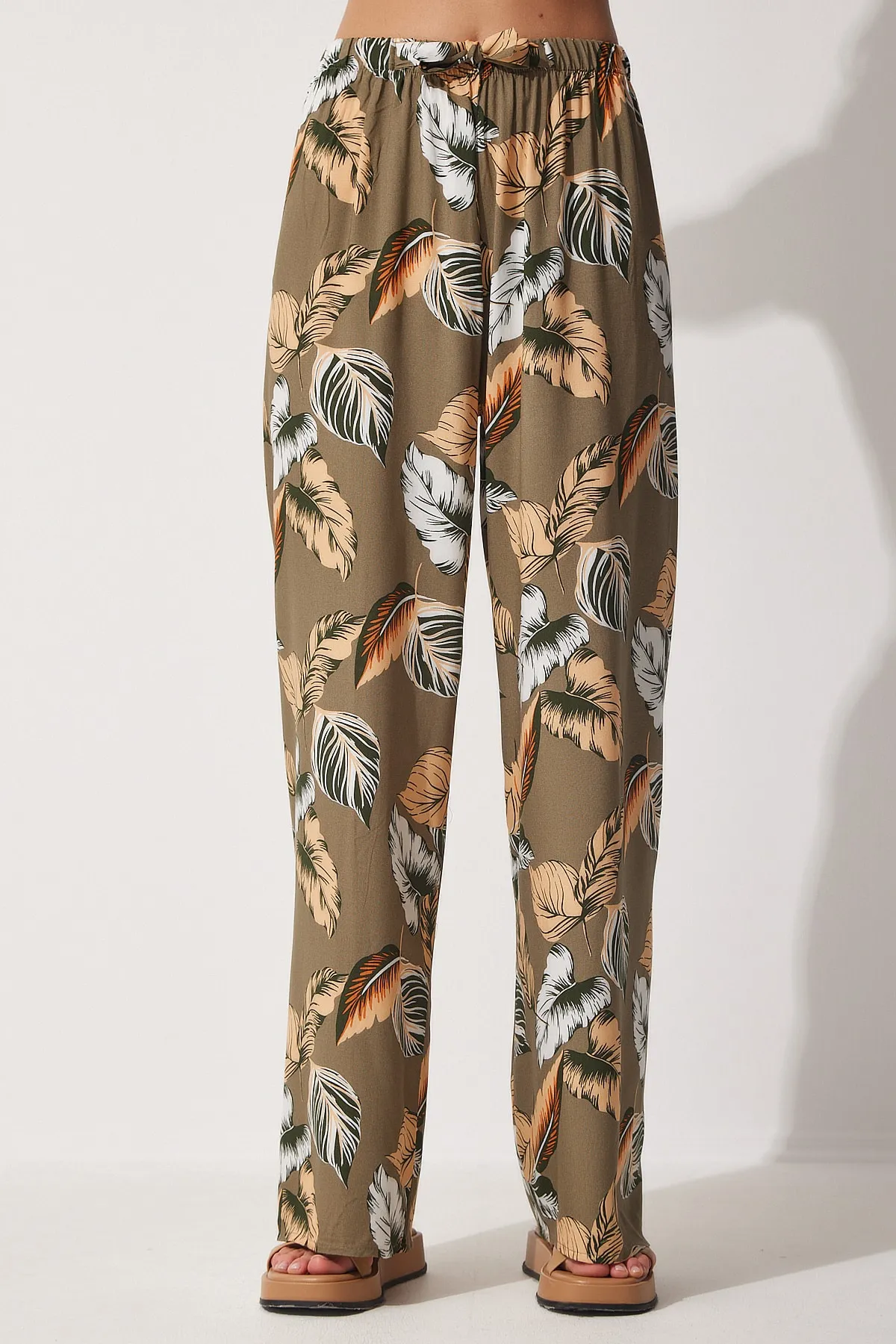 Happiness İstanbul  Damen-Khaki-weiße Sommerhose aus Viskose mit hoher Taille und lockerer Passform, BH00354