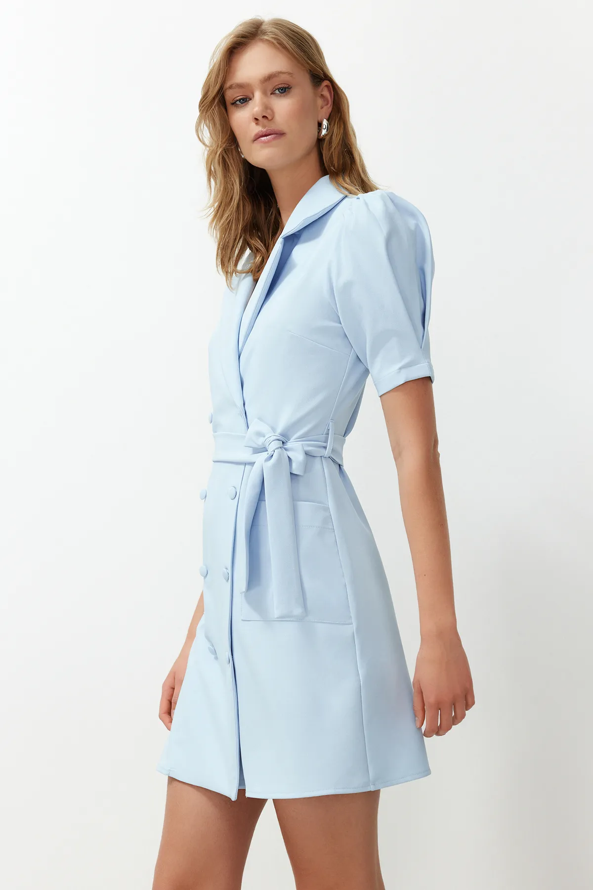 Trendyol Collection  Blaues gewebtes Minikleid TWOSS20EL0236