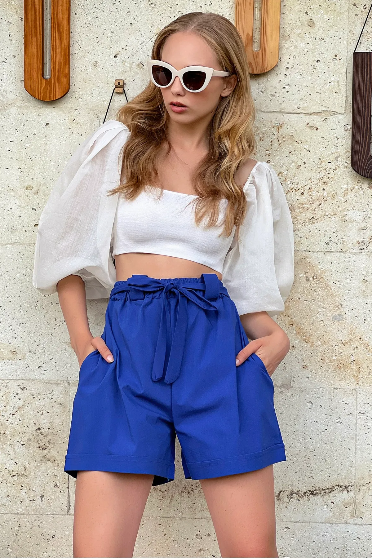 Trend Alaçatı Stili  Damen Saks Elastischer Taillengürtel Doppelte Tasche Doppeltes Bein Karotten Gabardine Shorts ALC-X8450