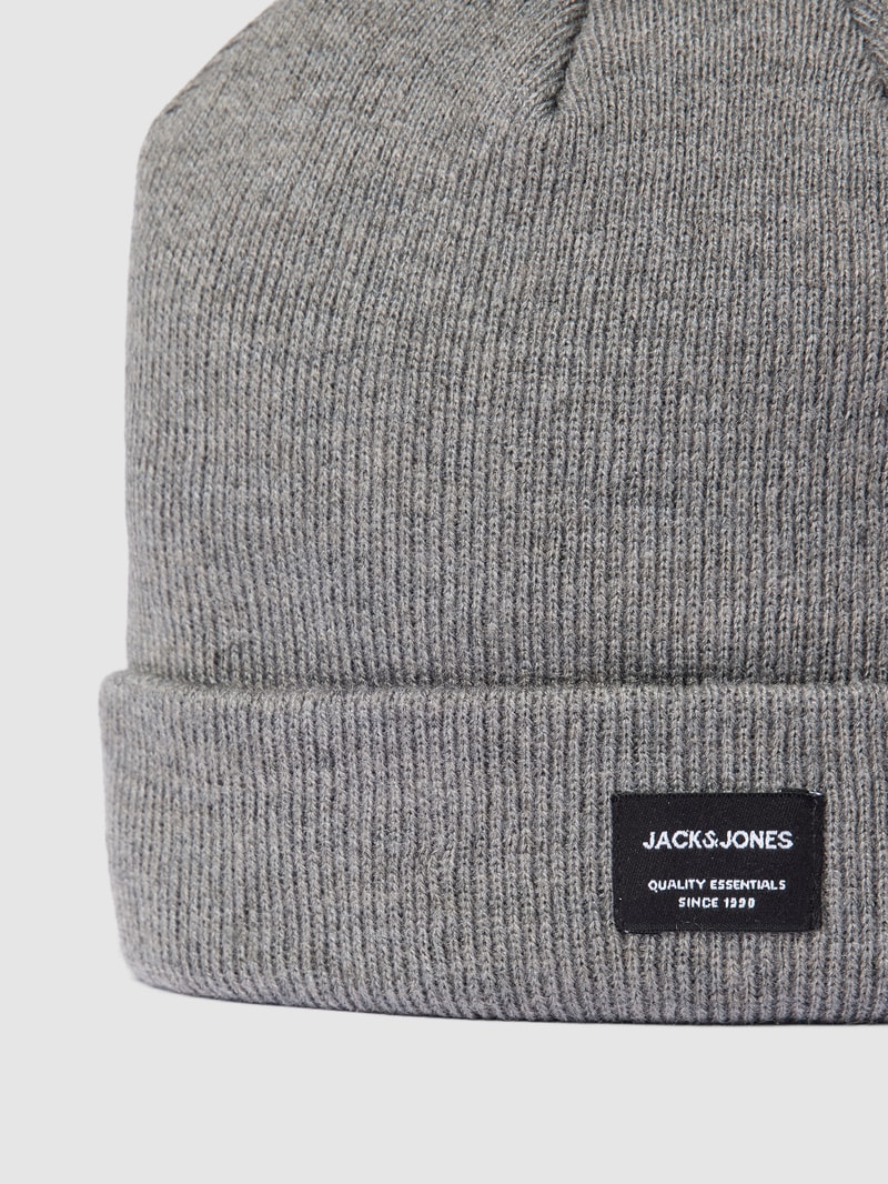 Beanie mit Logo-Patch in mittelgrau meliert