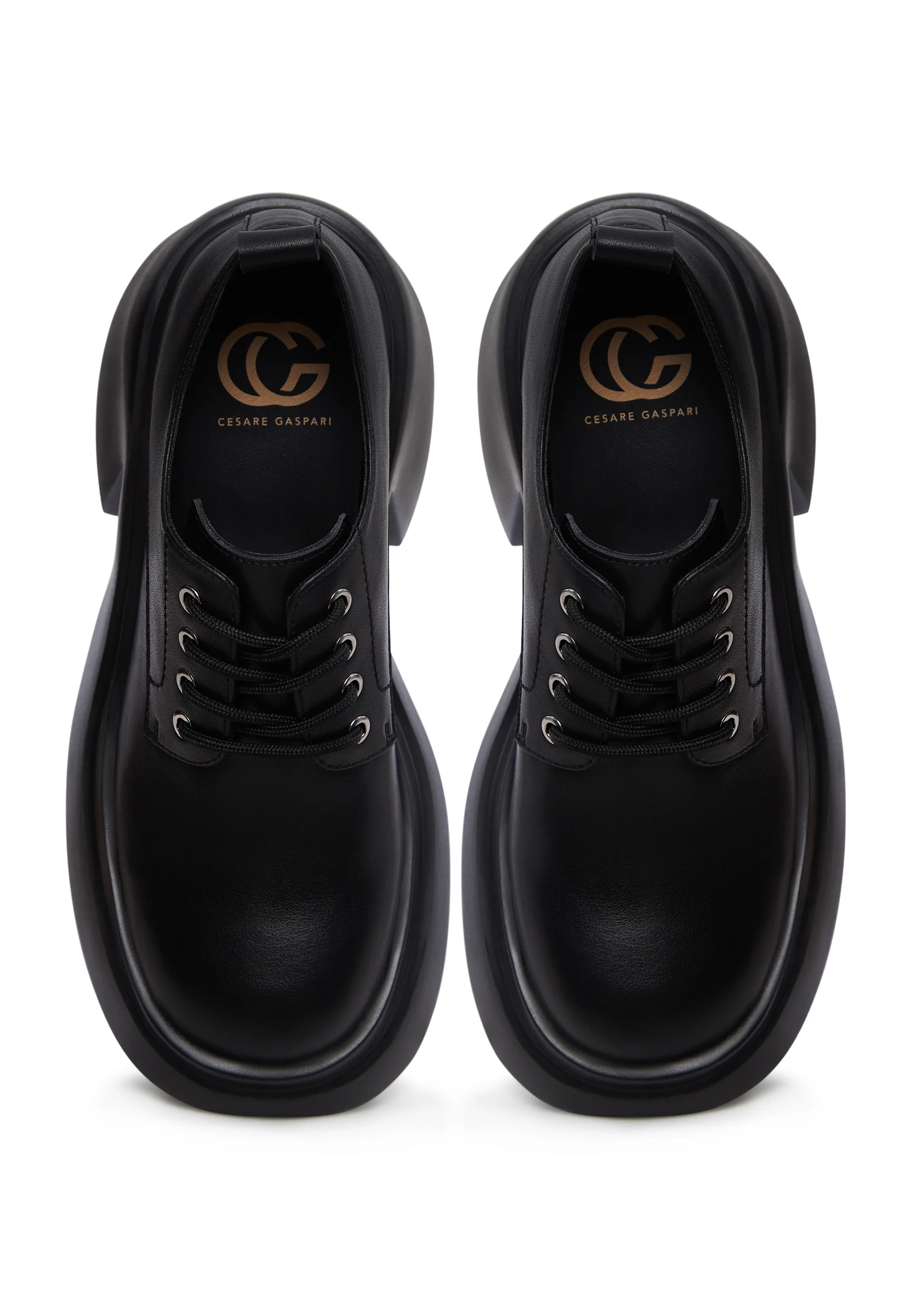 Zapatos con cordones de Cesare Gaspari