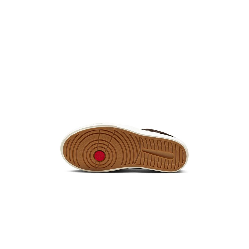 NIKE JORDAN Series ES DN3205-206 / braun