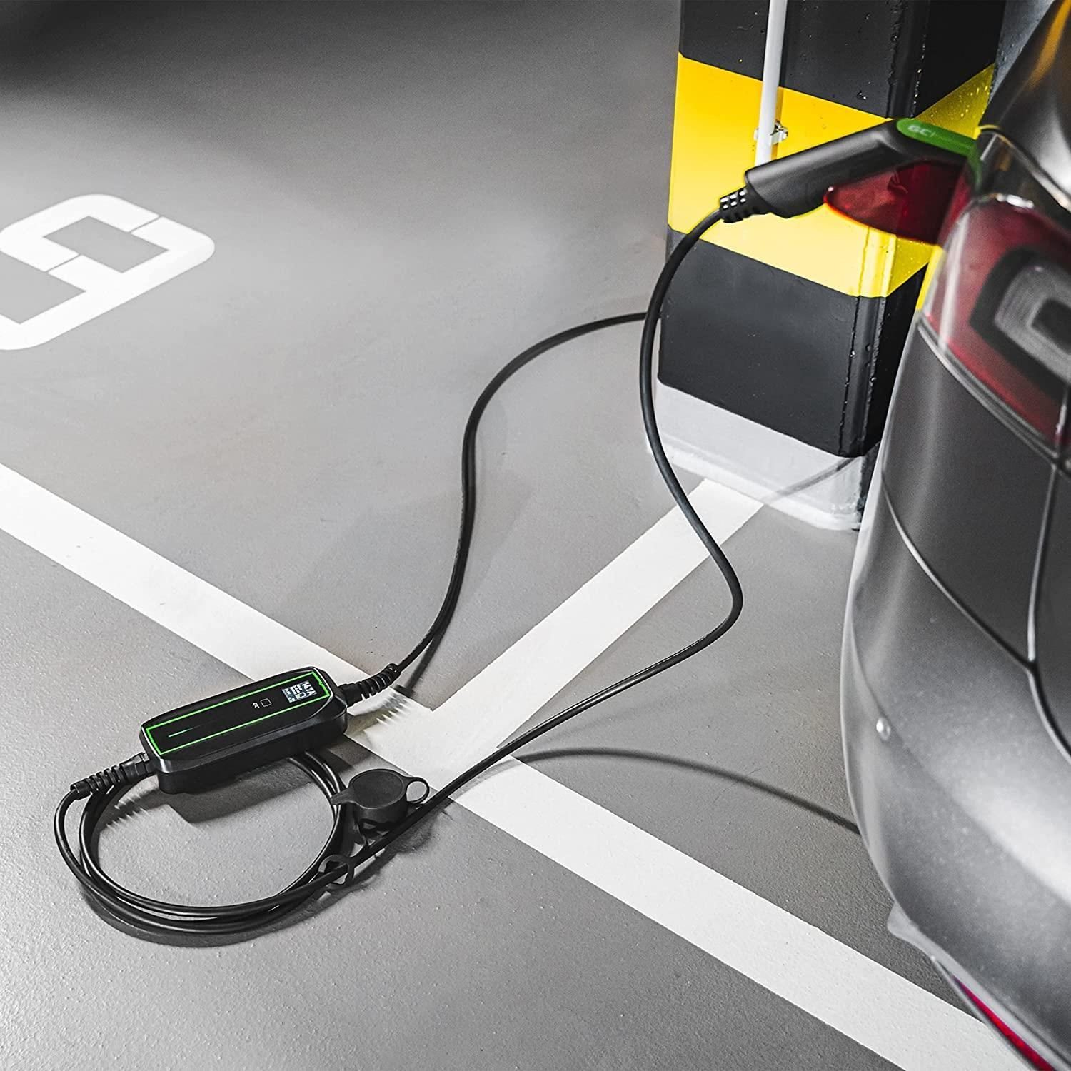 Green Cell GC EV16 3,6kW Schuko Ladestecker Elektroauto-Ladegerät (Elektroauto Ladegerät mit Ladekabel, Schuko auf Typ 2, LCD Bildschirm)