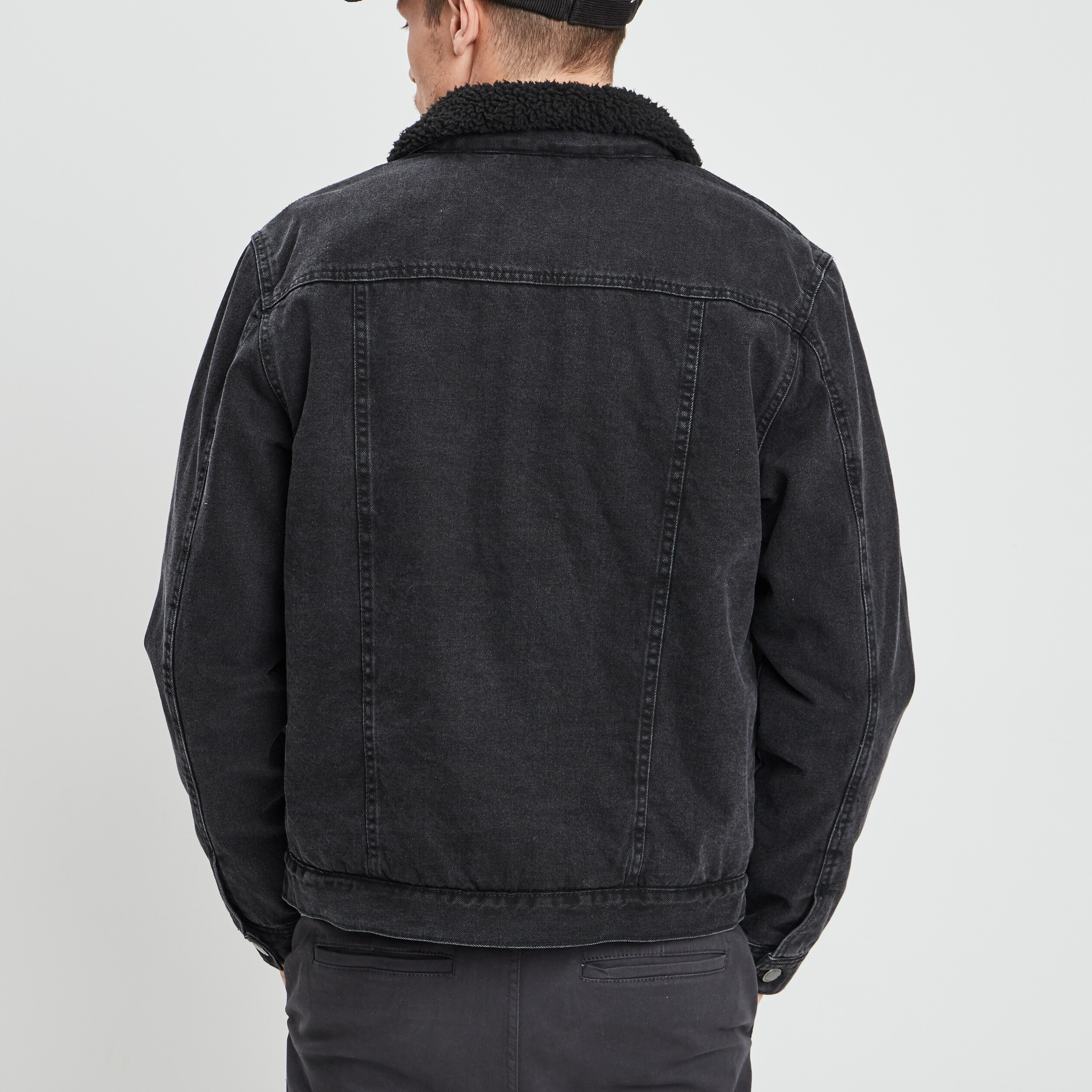 Blouson droit en jean noir homme | La Halle