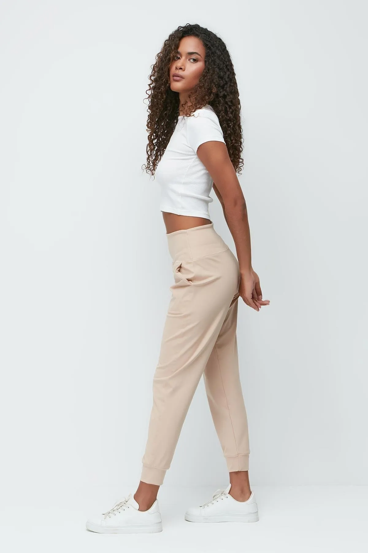 C&City  Jogginghose mit hoher Taille und Bündchen an den Beinen 811 Beige