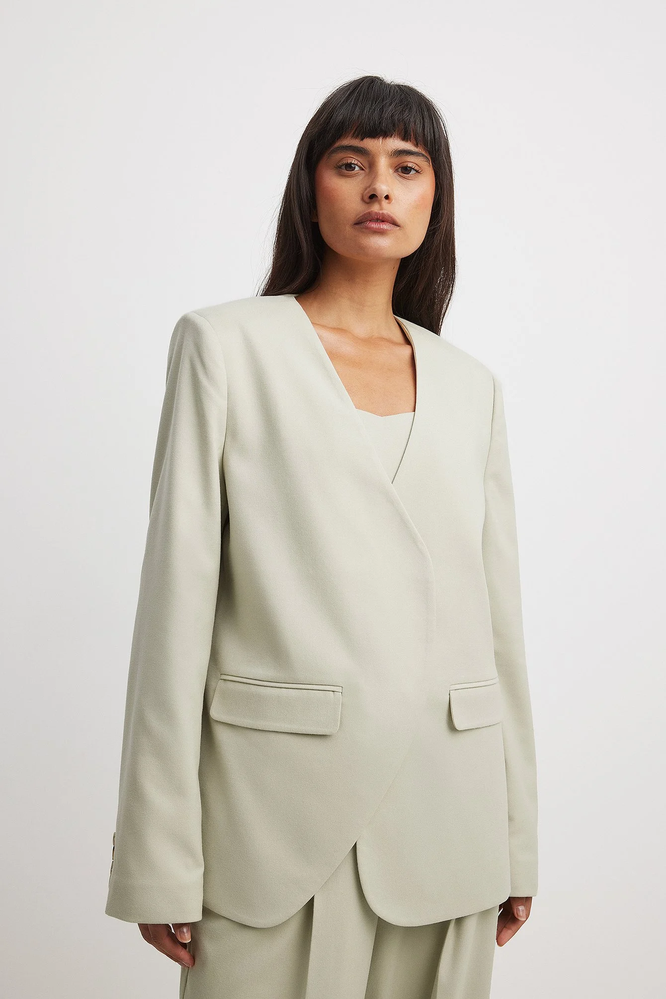 Blazer mit einem V-Ausschnitt