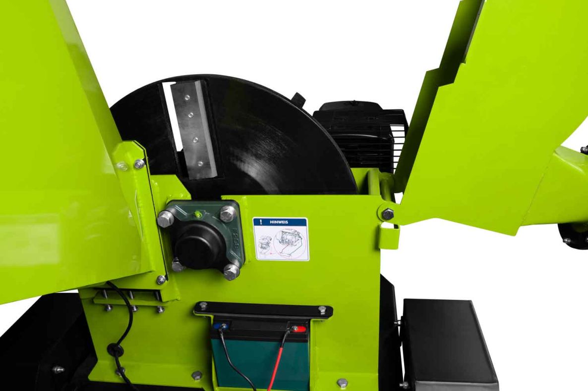 Benzínový sekáč Zipper ZI-HAEK15000 9 kW
