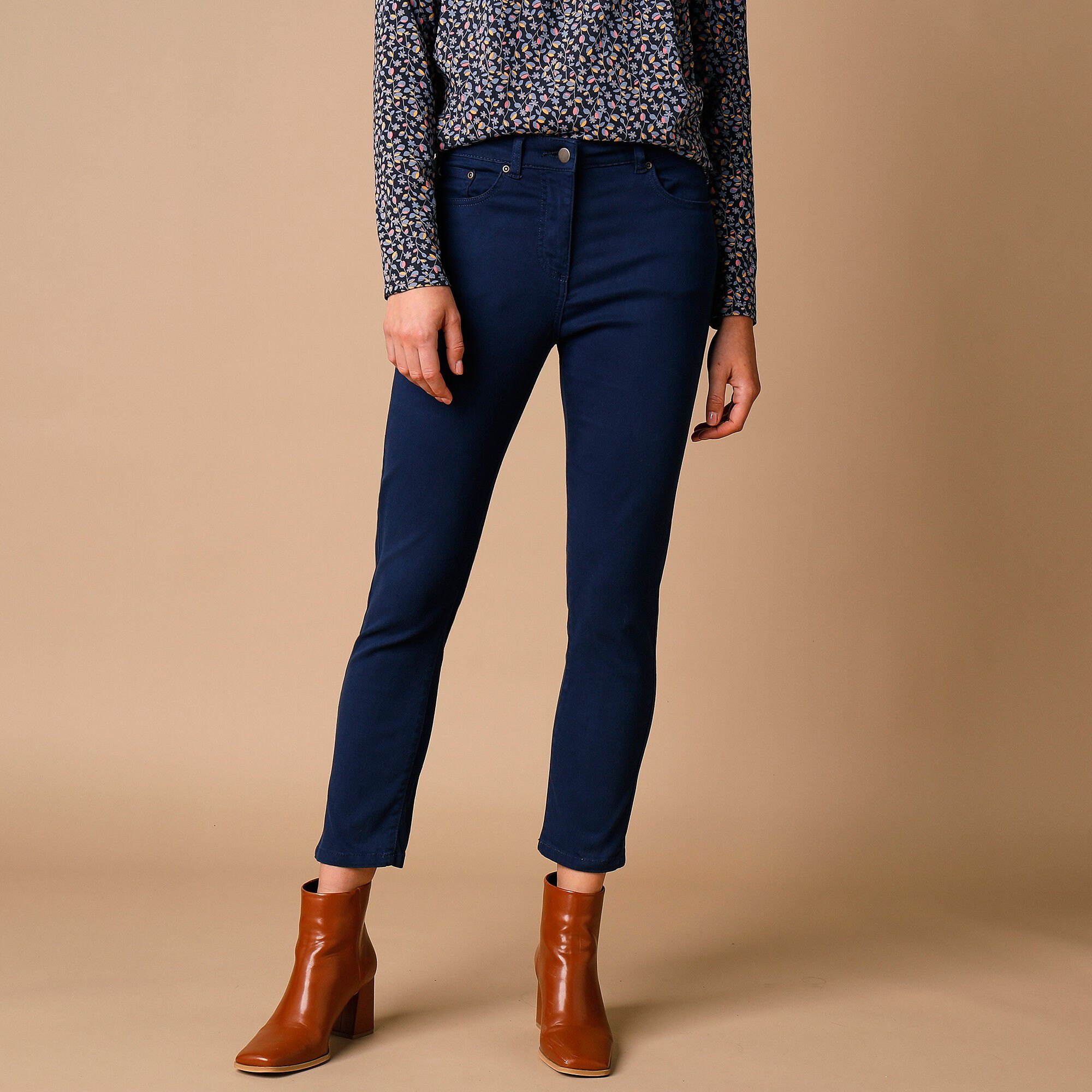 Pantalon 7/8ème fuselé stretch uni