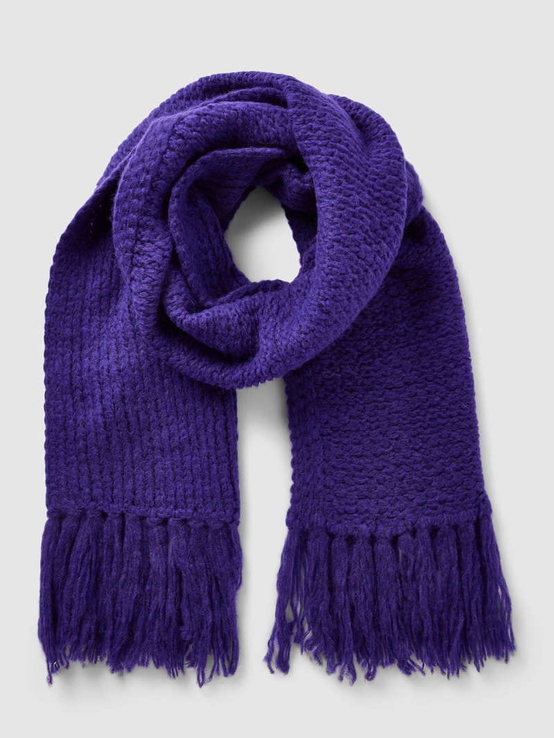 Strickschal mit Fransen in lila