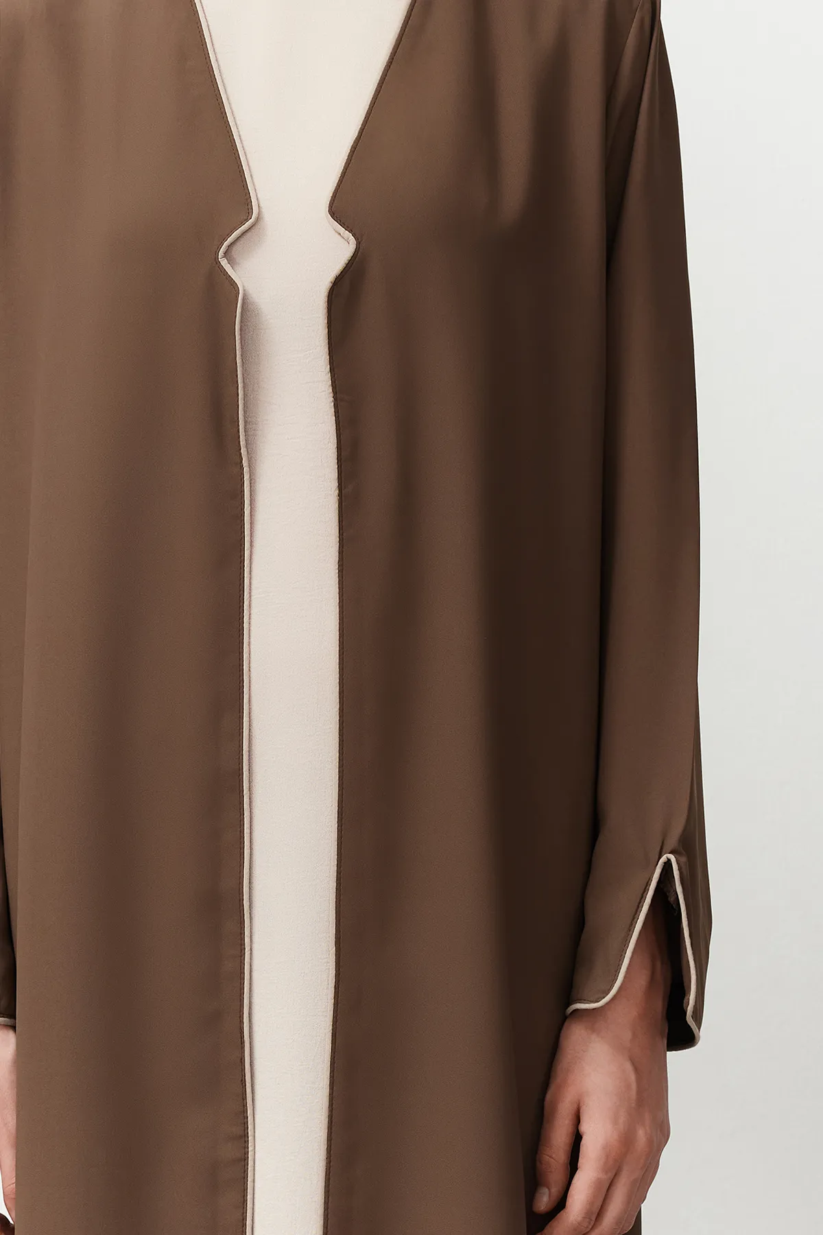 Trendyol Modest  Lange gewebte Aerobin-Kappe mit geräucherten Paspeln & Ferace & Abaya TCTSS24KF00012