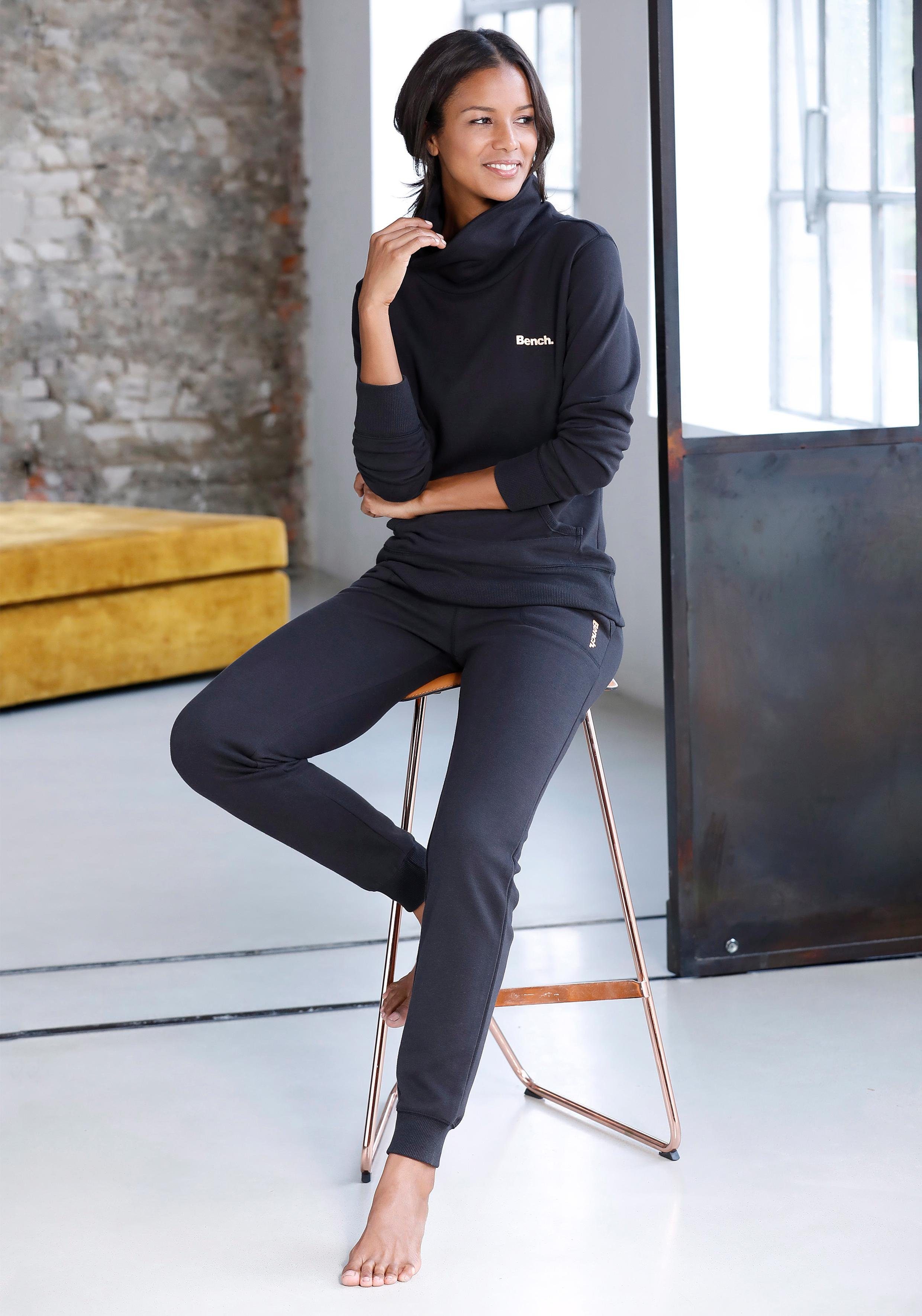 Bench. Loungewear Loungehose -Sweathose mit aufgesetzten Taschen, Loungeanzug