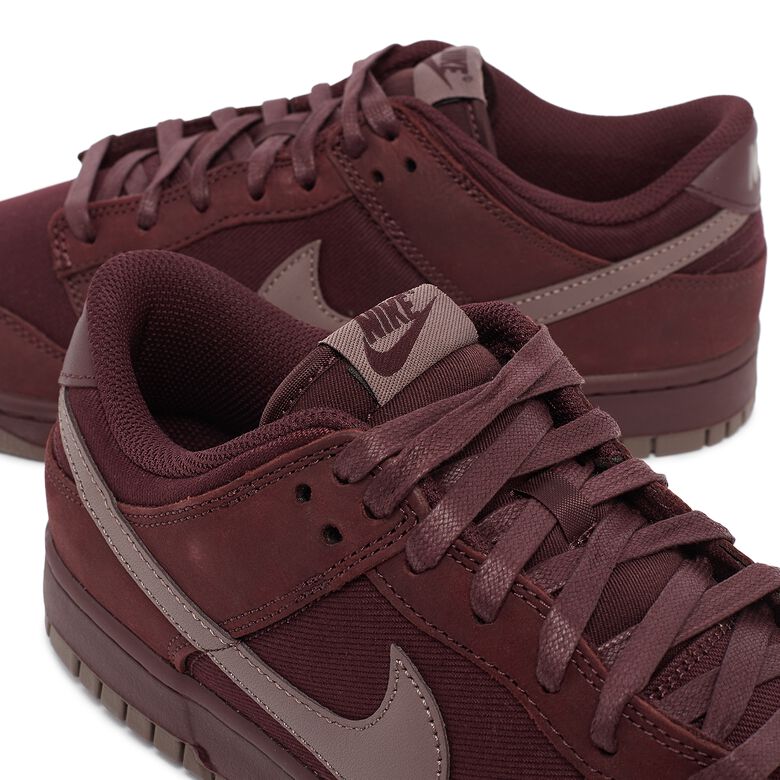 NIKE Dunk Low Premium 