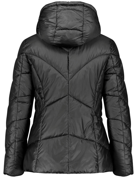Taillierte Steppjacke mit Kapuze