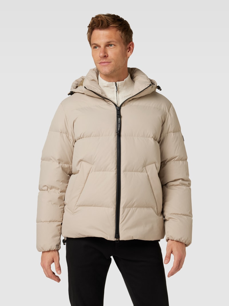 Daunenjacke mit Kapuze in sand