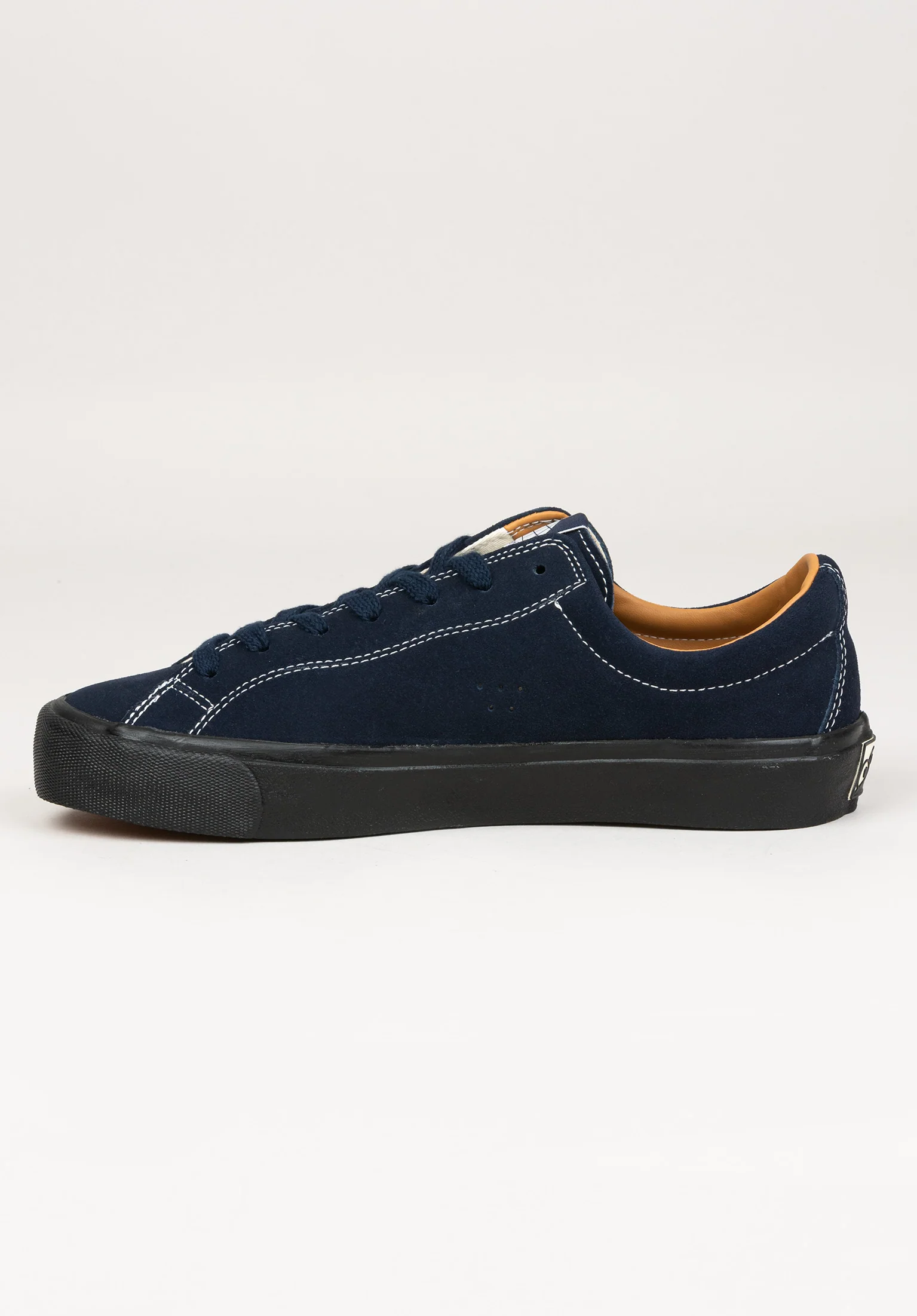 VM003 Suede Low