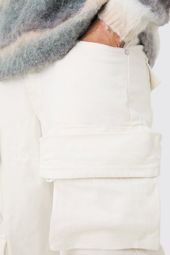 Lockere Jeans mit Cargo-Taschen in Ecru