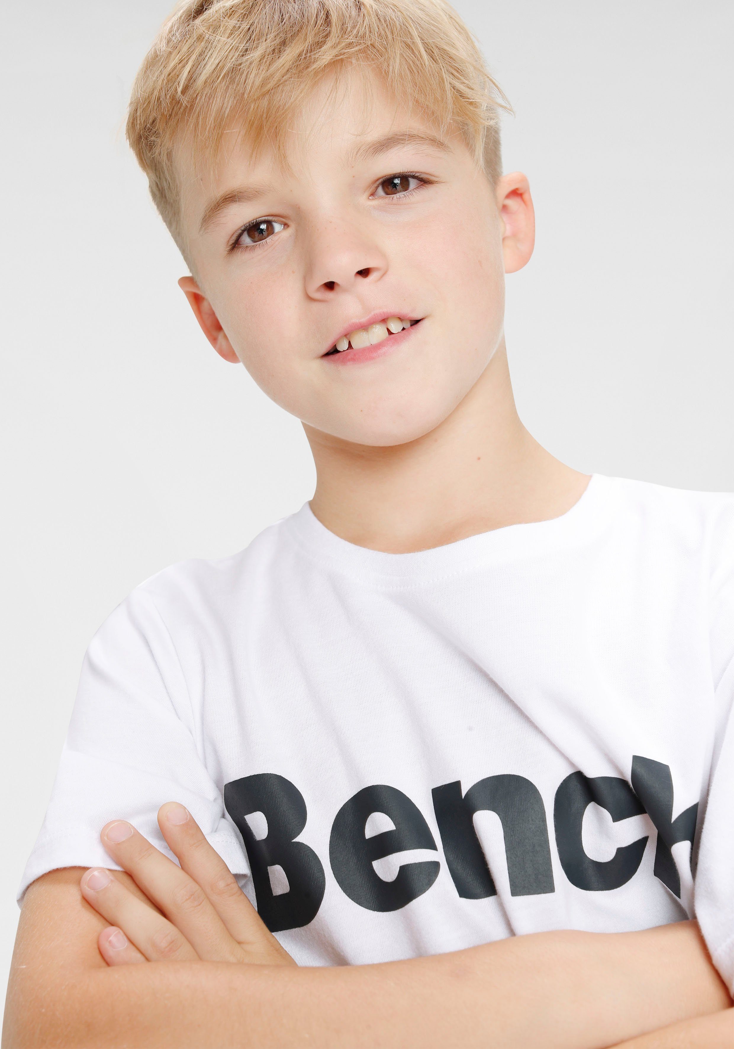 Bench. T-Shirt Basic mit Brustdruck