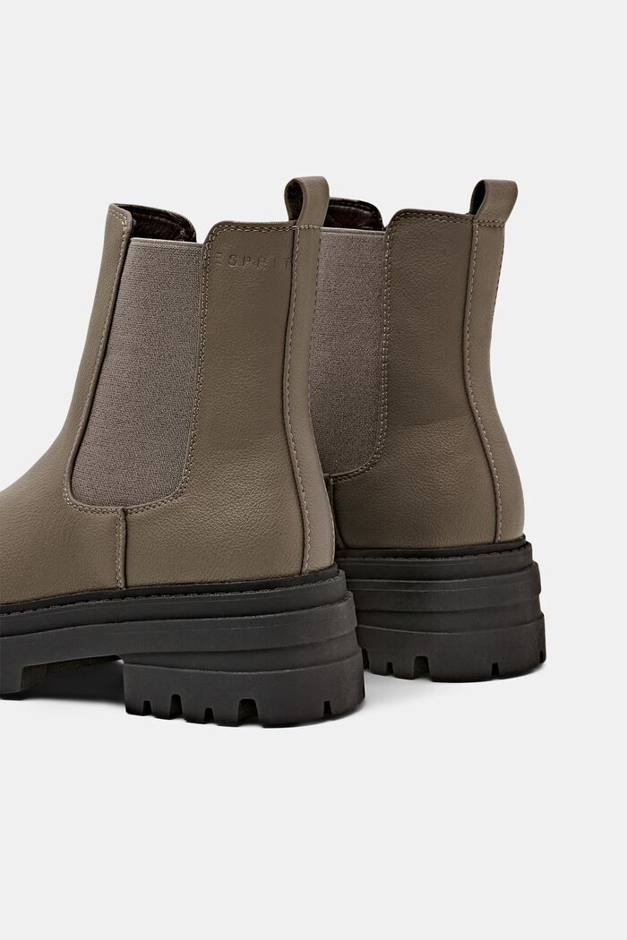 Grobe Boots in Lederoptik