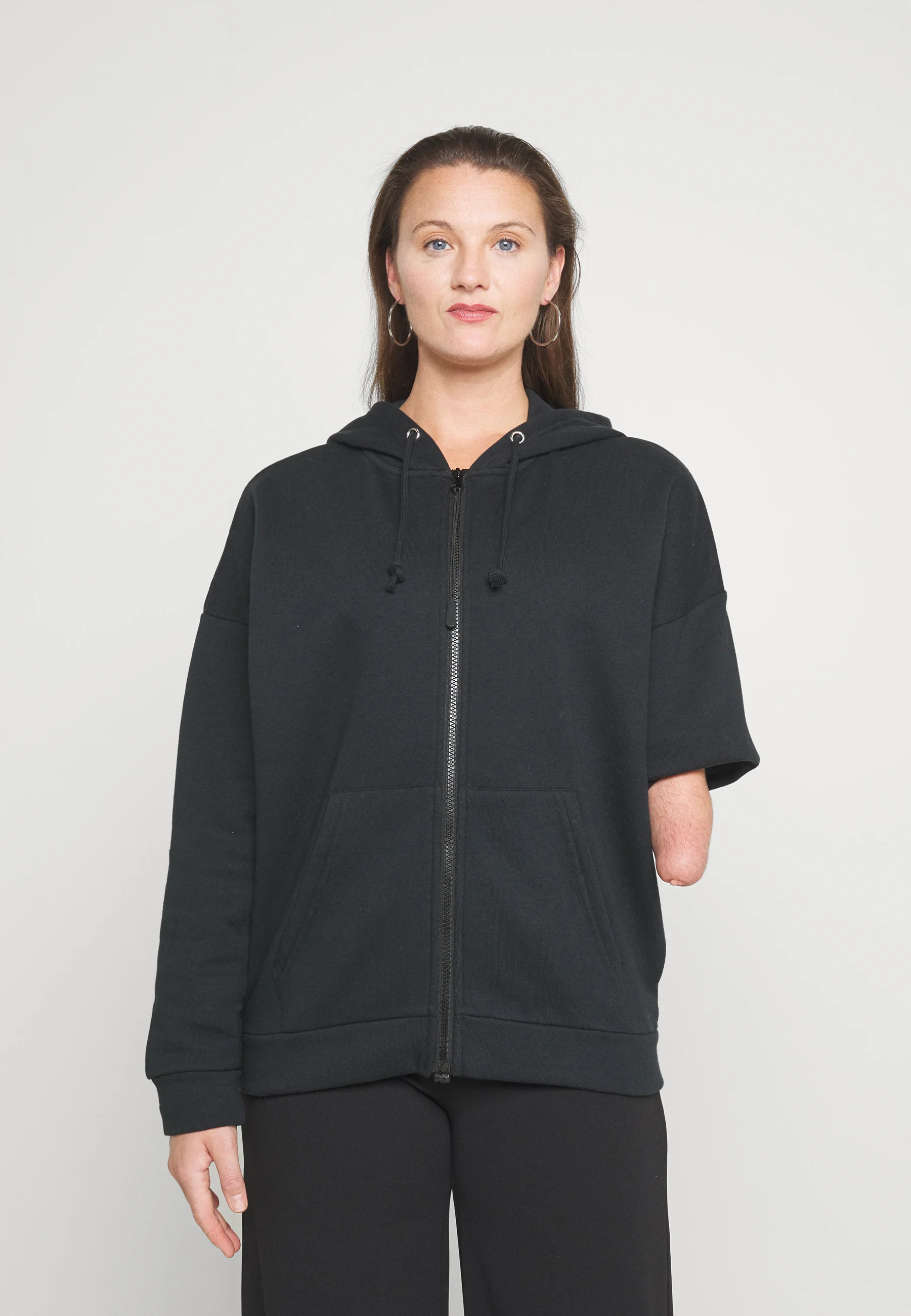 Even&Odd CHAQUETA BÁSICA OVERTamañoD CON CAPUCHA Y CREMALLERA ADAPTABLE - Sudadera con cremallera