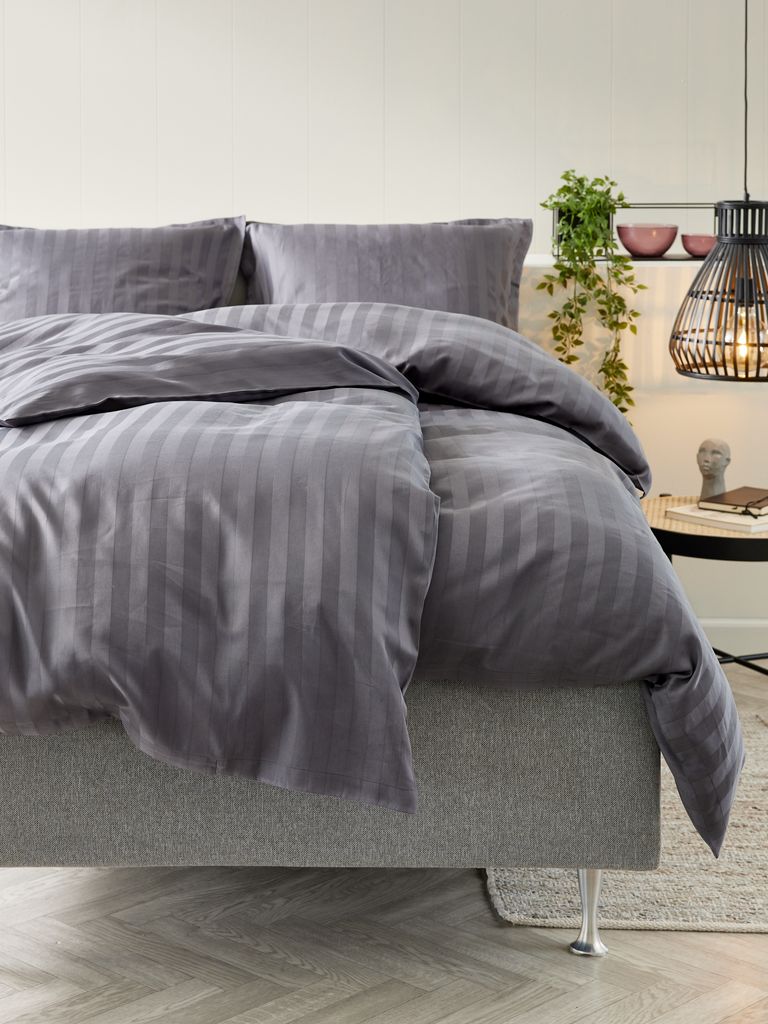 NELL Gold NELL sengetøysett i sateng 140x200 antrasitt