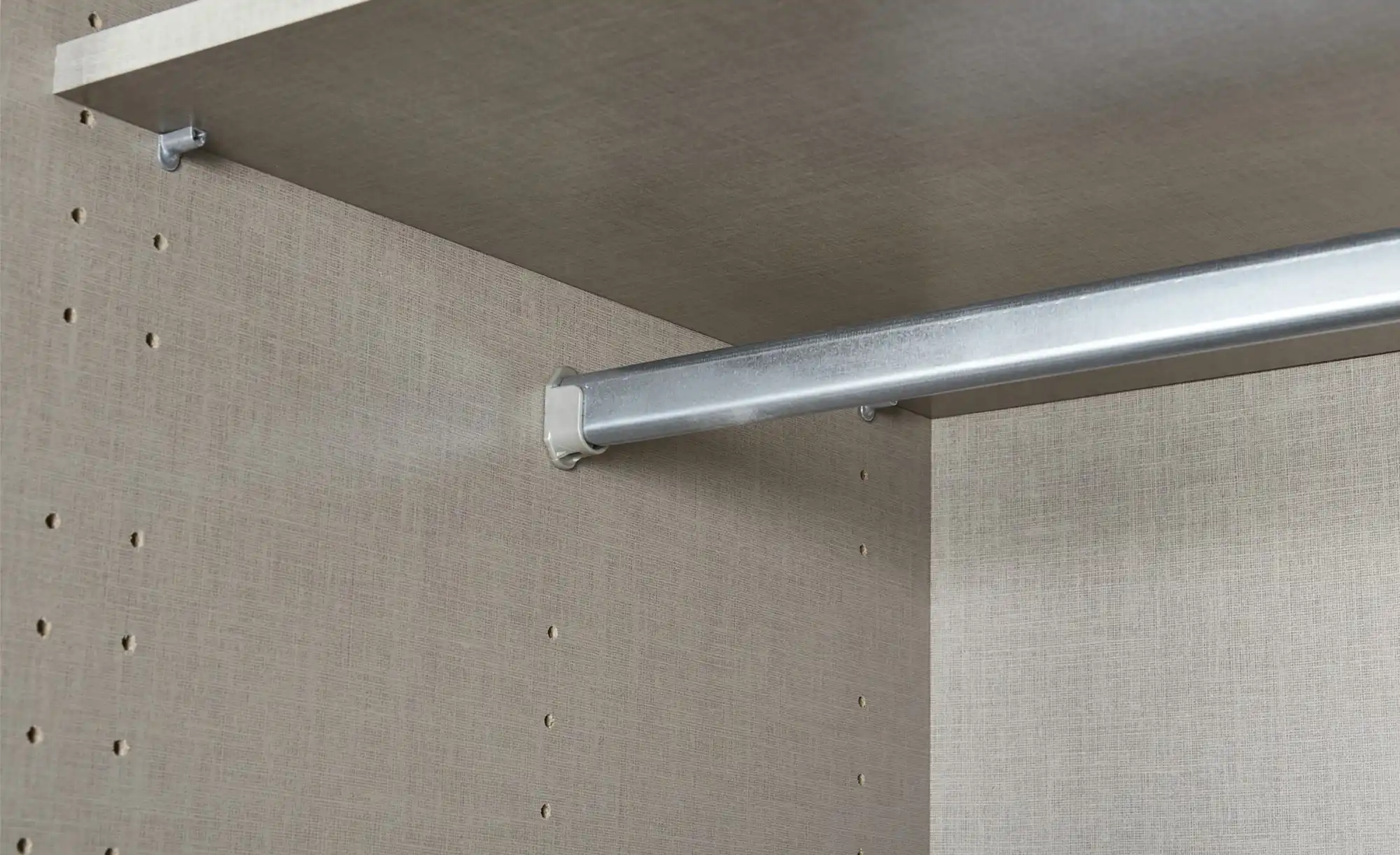 Schwebetürenschrank