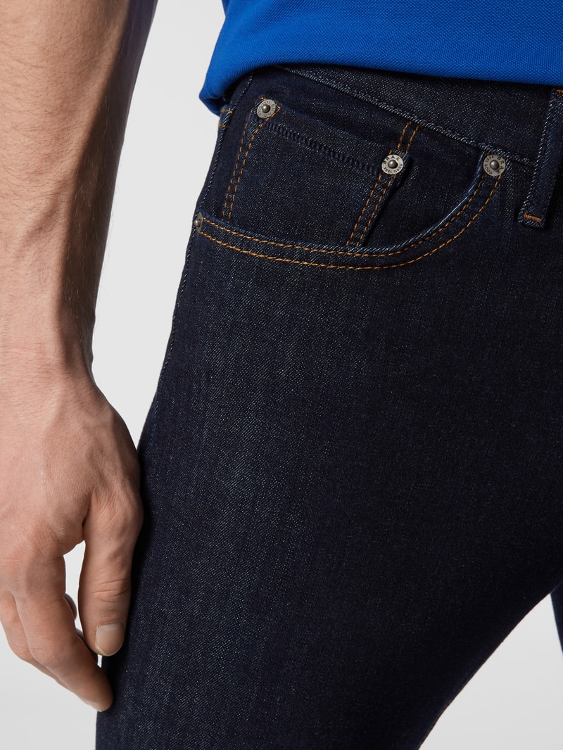 Regular Fit Jeans mit hohem Stretch-Anteil Modell 'Chuck' - 'Hi Flex' in dunkelblau