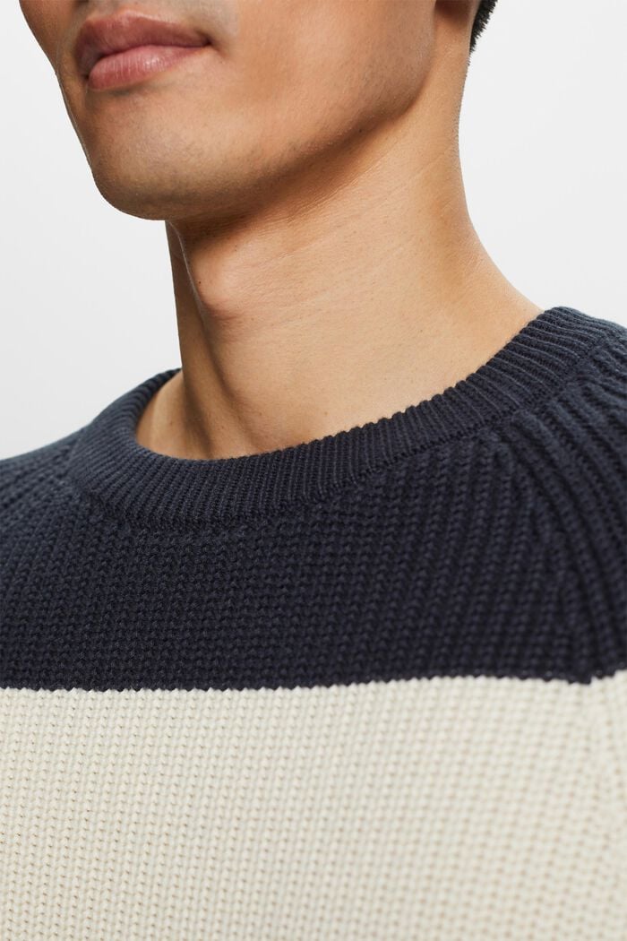 Gestreifter Rundhals-Pullover