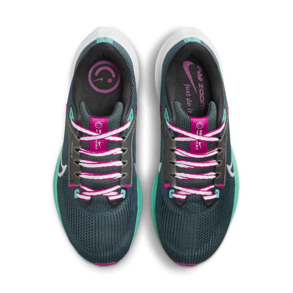 Nike Air Zoom Pegasus 40 DV3854-301 / grün