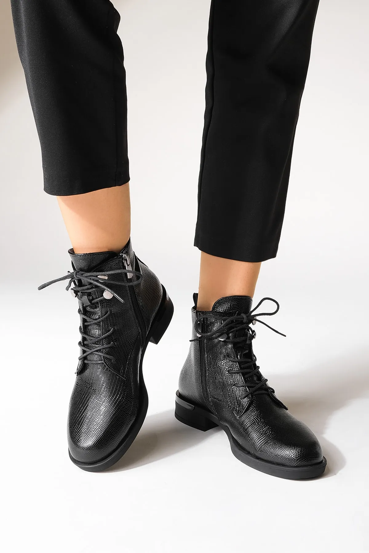 Marjin  Damenstiefel, Schnürstiefel, Reißverschluss, Ligante, Schwarz, Schlangenleder
