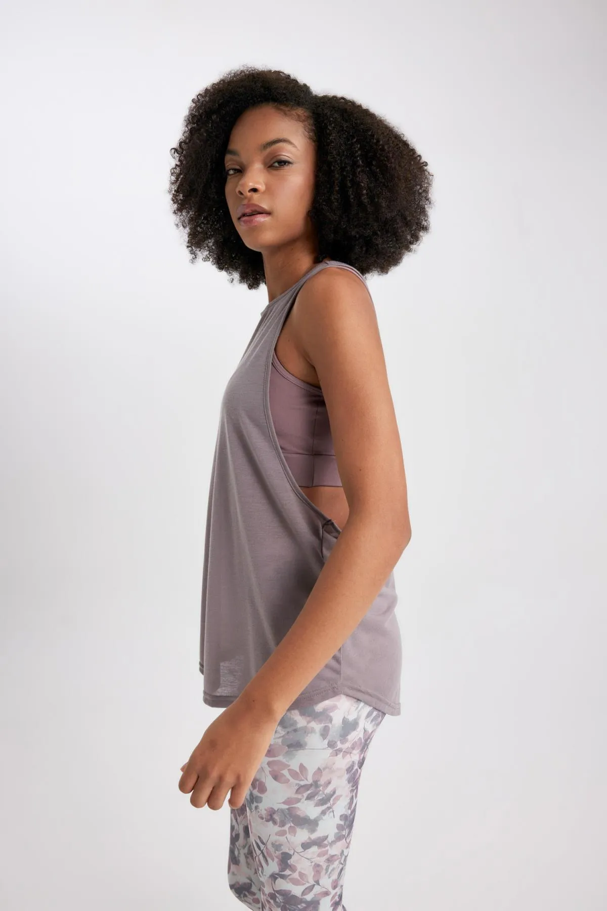 DeFacto  Defactofit Comfort Fit Crew Neck Athlete Z6759az23sp