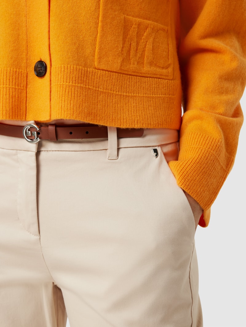 Chino mit Gürtel in beige